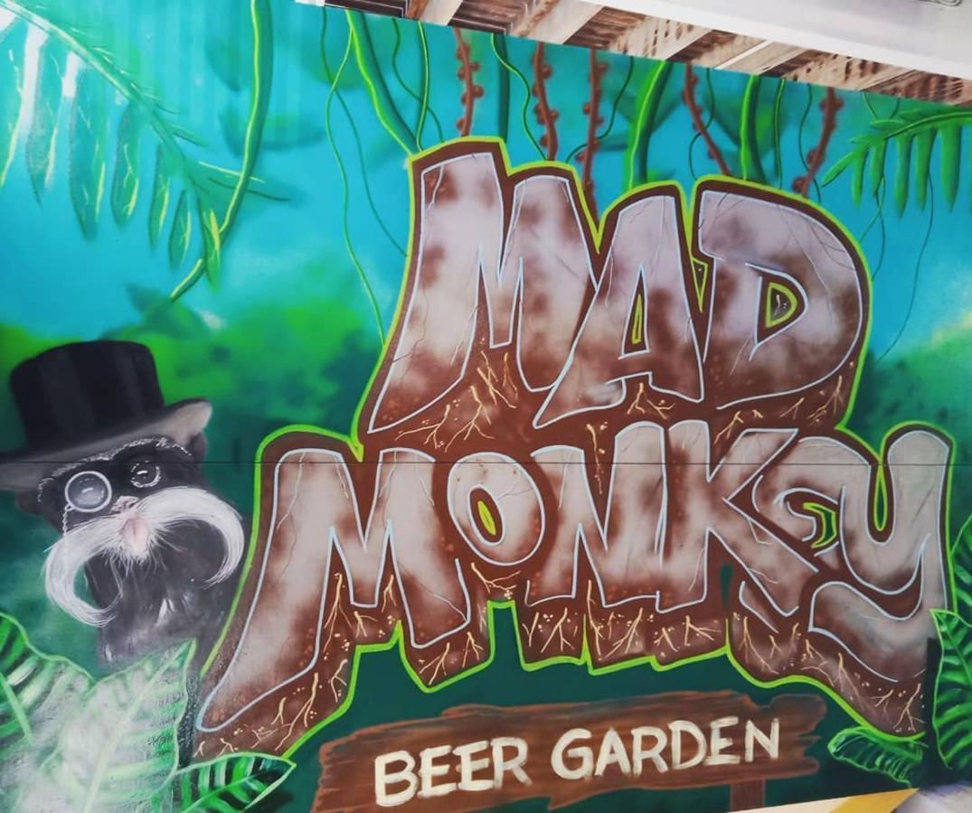 Mad Monkey Central Кэрнс Экстерьер фото