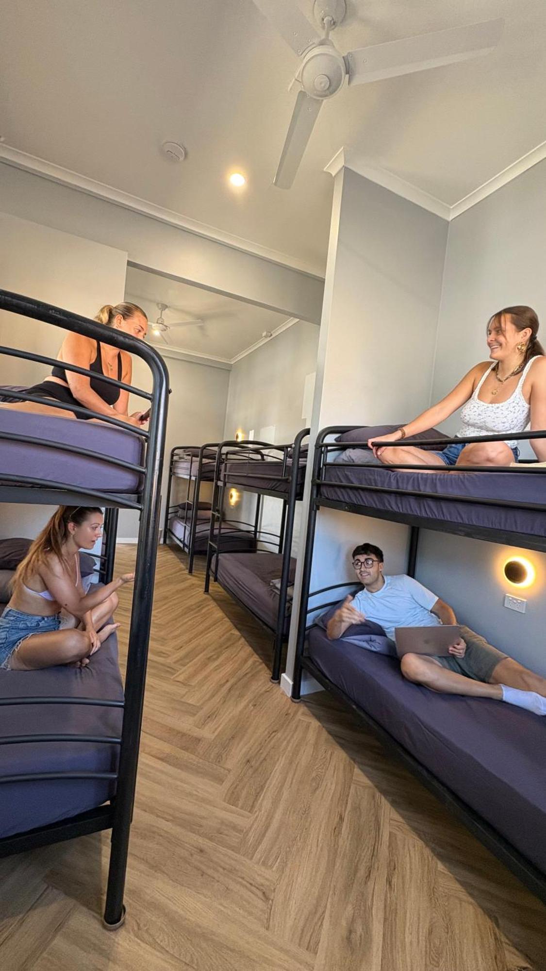 Mad Monkey Central Кэрнс Экстерьер фото